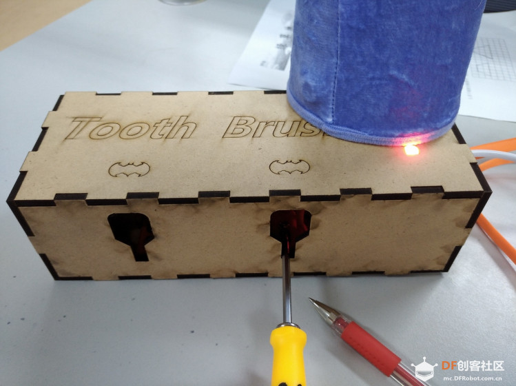 用Arduino制作一个杀菌牙刷架图3