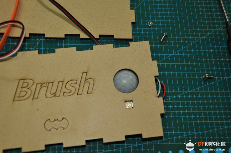 用Arduino制作一个杀菌牙刷架图13