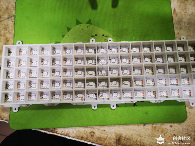 2812灯珠 arduino nano  DS1307  led时钟图8