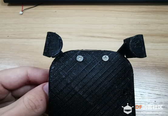 用金属接近开关做一个智能手机支架图9