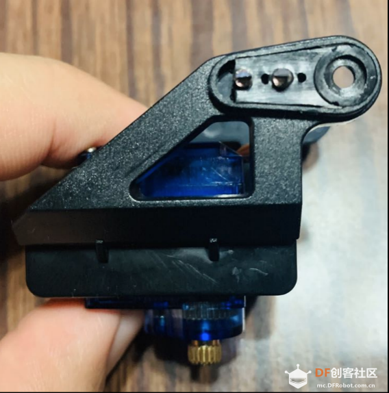 HuskyLens AI视觉传感器x掌控板:入门教程03—智能的追光灯图35