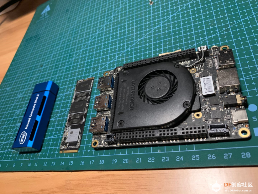 LattePanda开箱体验 Win10 直接安装虚拟机使用OpenVINO图2