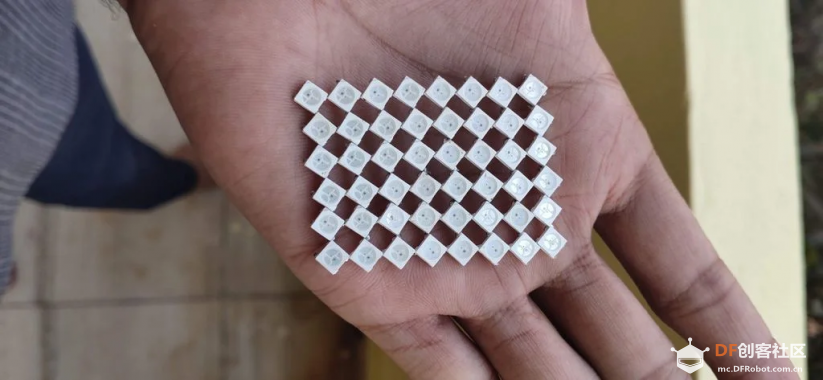 小哥自制RGB动感眼镜，戴上它，你就是那个最“亮”的仔！图8