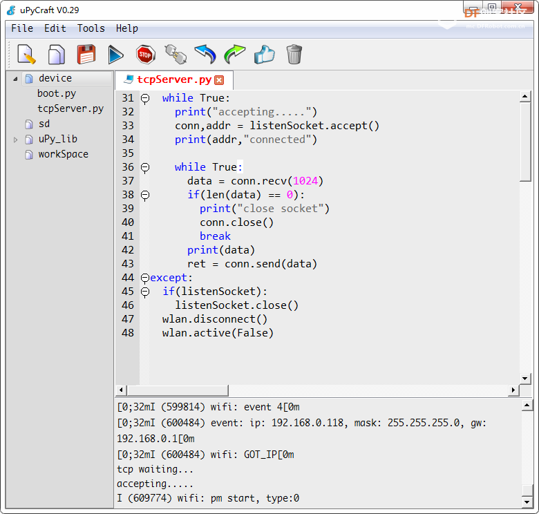 uPyCraft中的Examples Communicate tcpServer.py&tcpClient.py 4.3.2图1