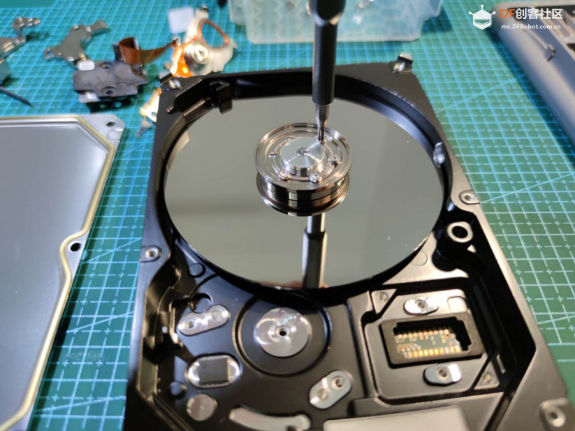 #线上创客马拉松# #物尽其用# 废旧硬盘制作台灯，磨刀器图7