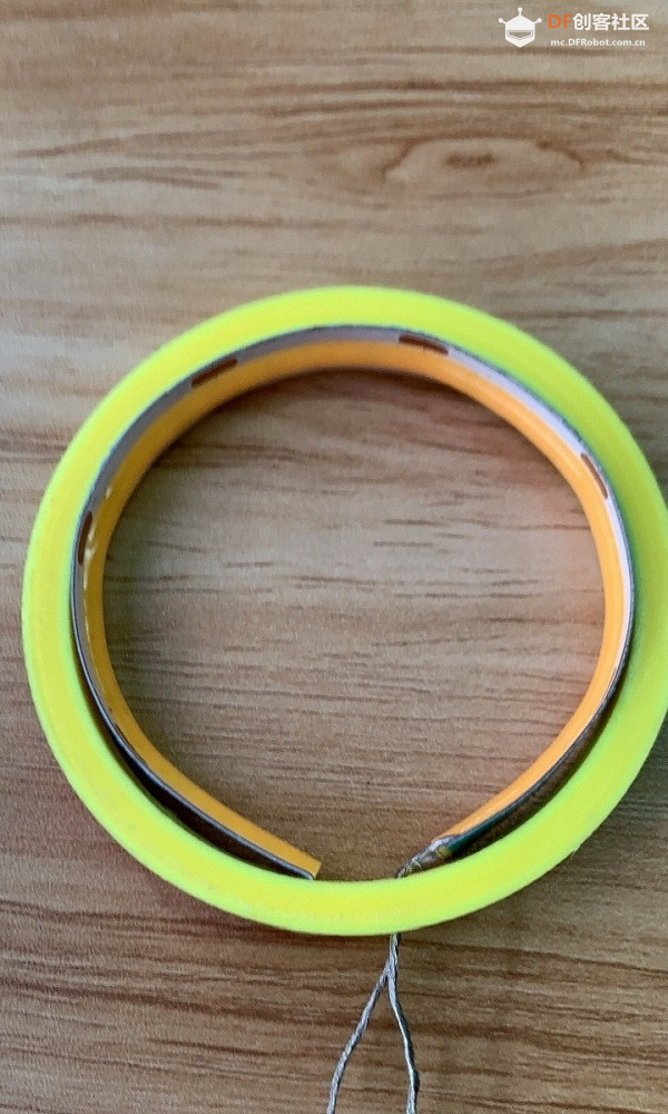 用柔性灯带制作的简单台灯图3