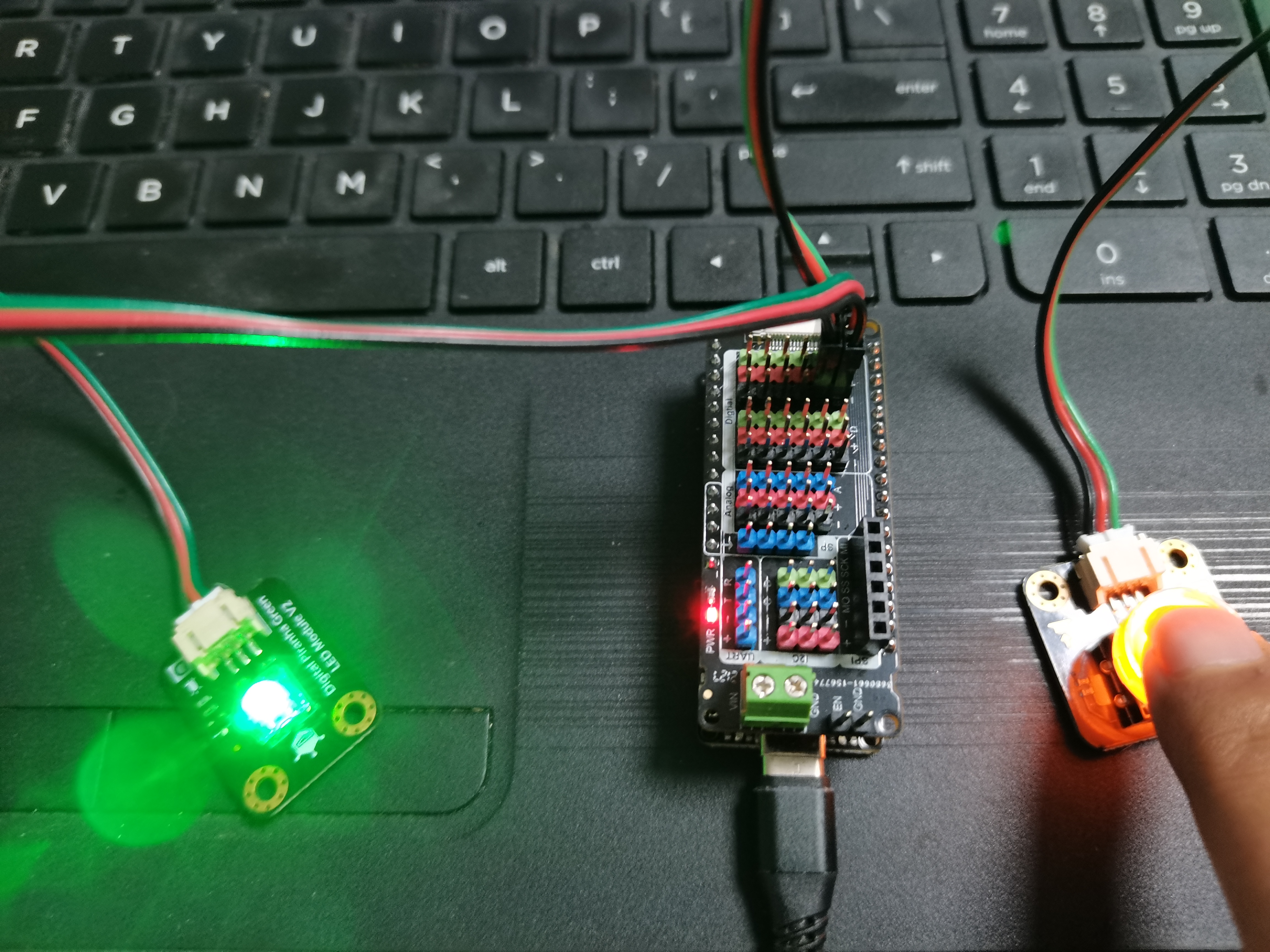 【试用测评】FireBeetle ESP32-E扩展板——LED Button图3