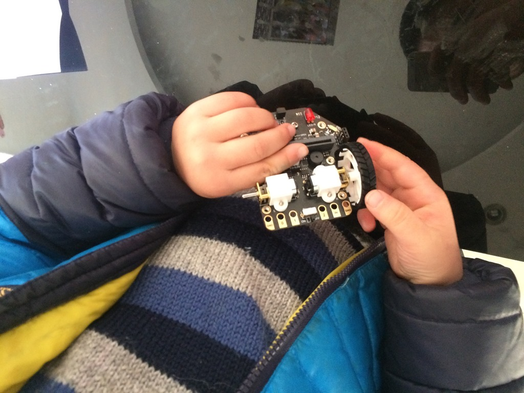亲子编程玩Micro:bit-动力小车“麦昆”图3