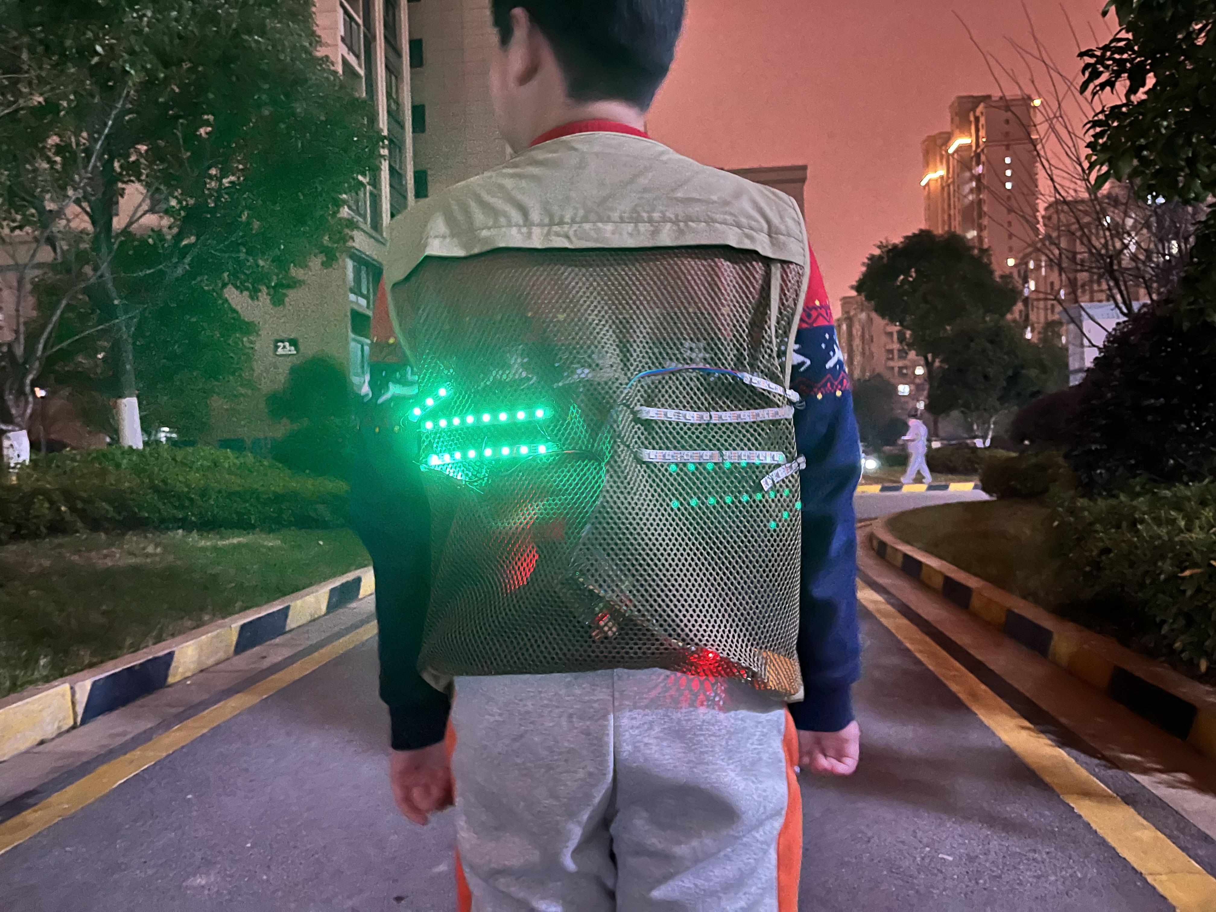 夜行衣----夜跑爱好者的安全助手图5