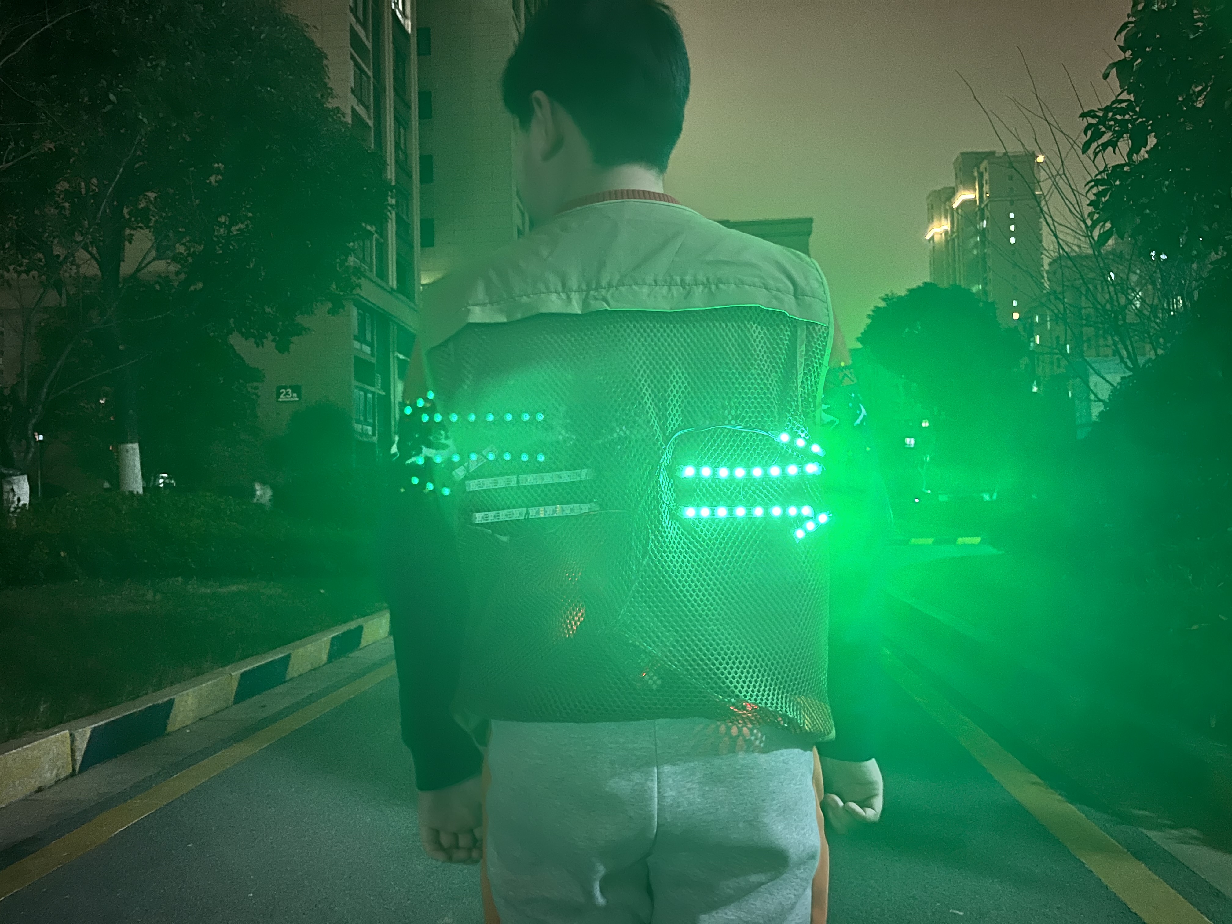 夜行衣----夜跑爱好者的安全助手图7