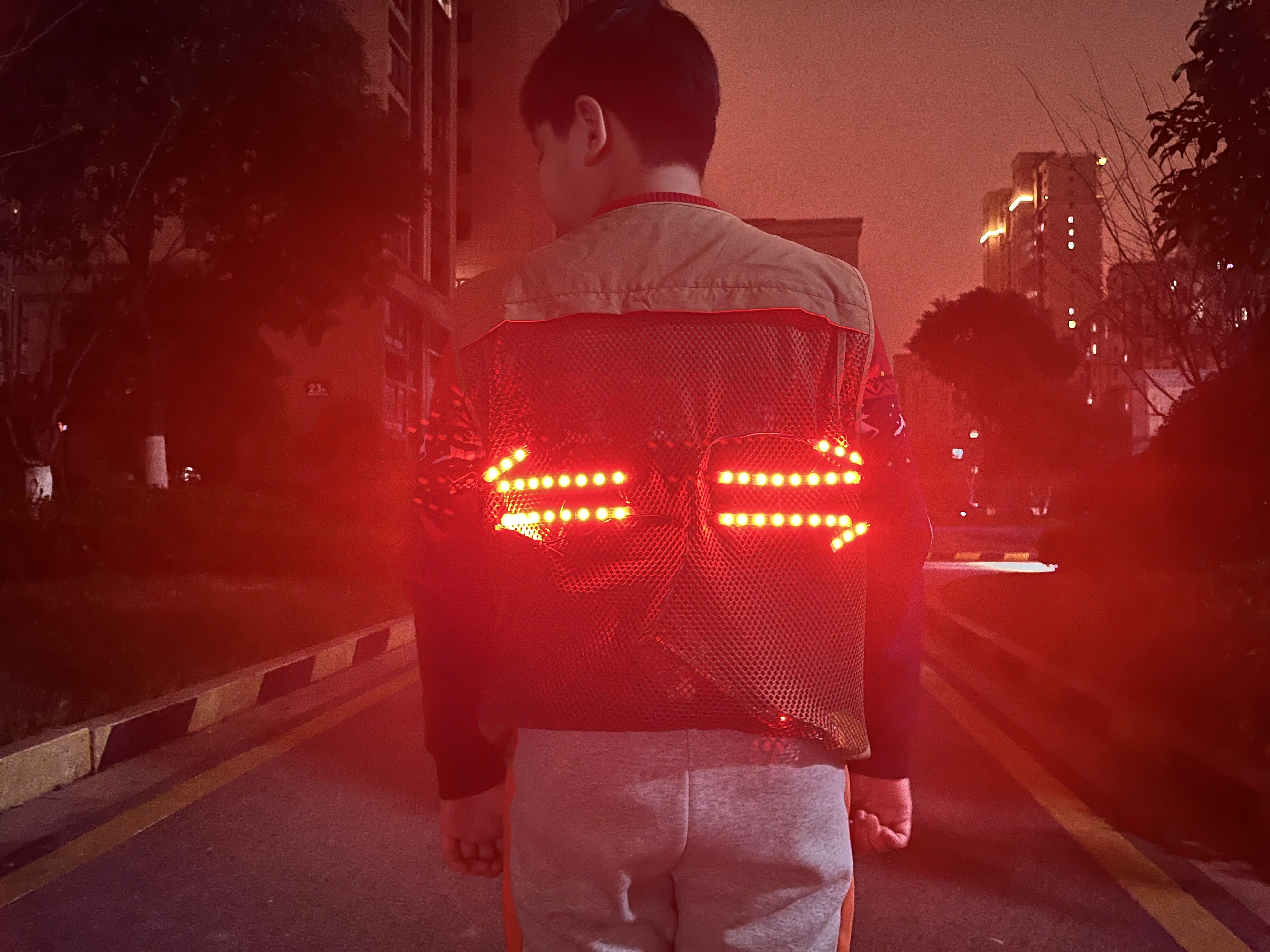 夜行衣----夜跑爱好者的安全助手图9