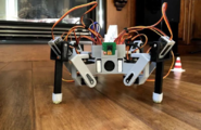 3D 打印的树莓派蜘蛛机器人图2