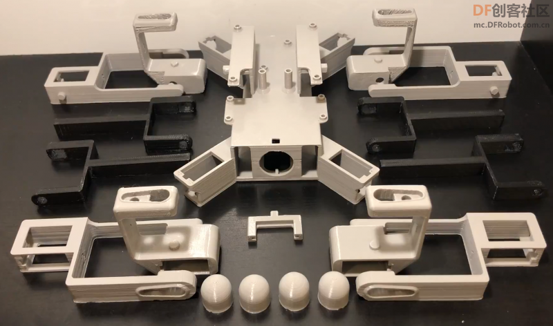 3D 打印的树莓派蜘蛛机器人图5