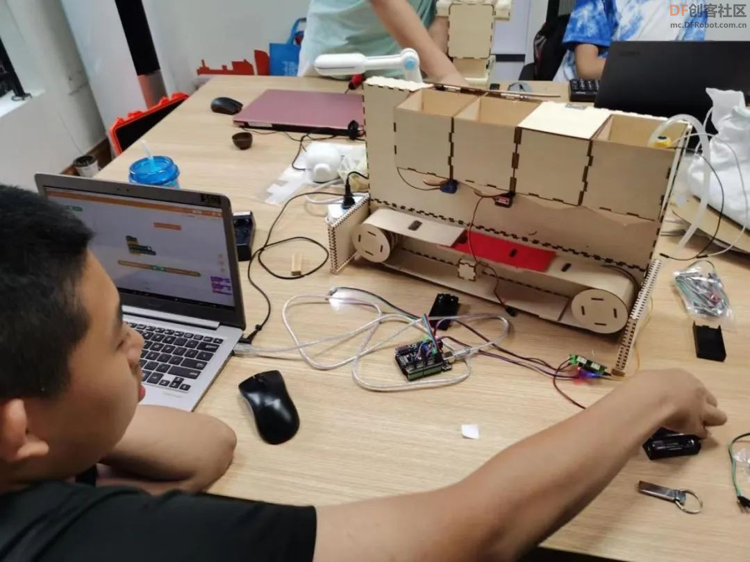 【比赛优秀作品】“广府文化之最苦”——凉茶制作体验机图12