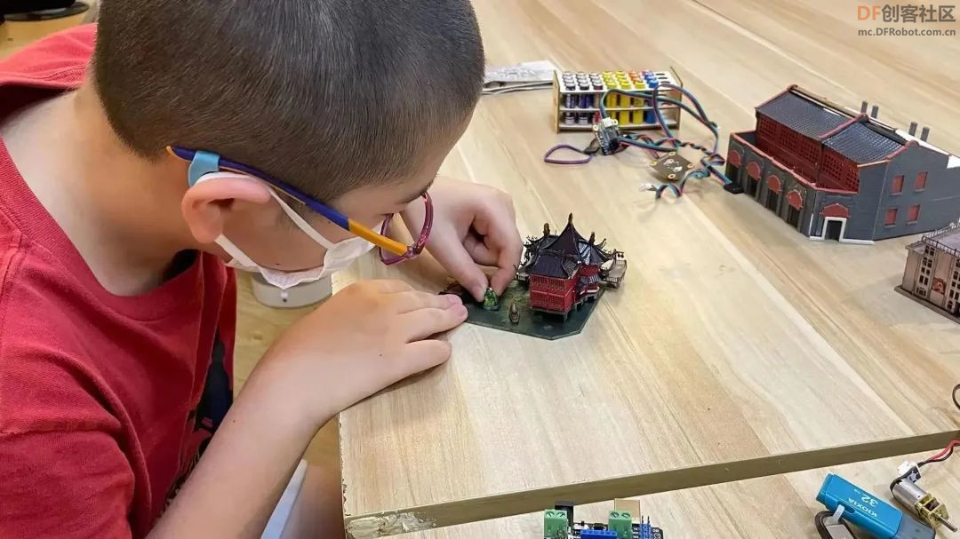 【比赛优秀作品】用DFRduino UNO R3做一个上海建筑魔盒图5