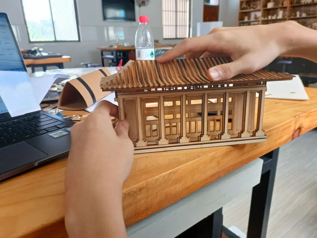 【比赛优秀作品】互动式智能广州建筑文化动态展台，为...图9