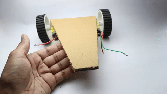 自制一辆基于ESP8266的简易三轮机器人小车，可以通过手机...图6