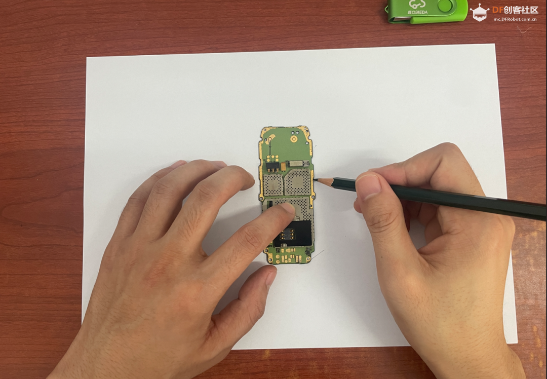 诺基亚也能连Wi-Fi了!用ESP32复刻Nokia 1110,可运行NES游戏...图5