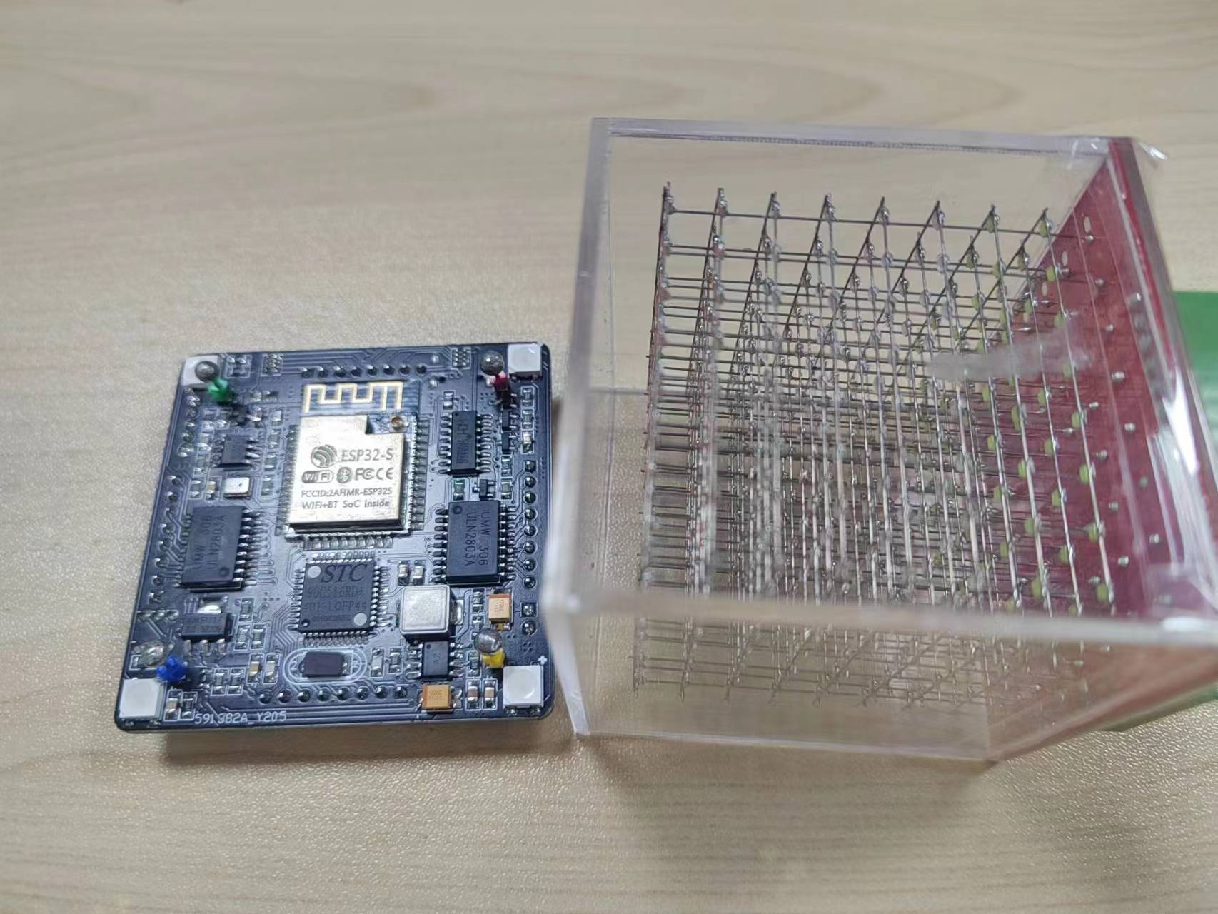 使用esp32和STC51芯片制作一个小小光立方图28