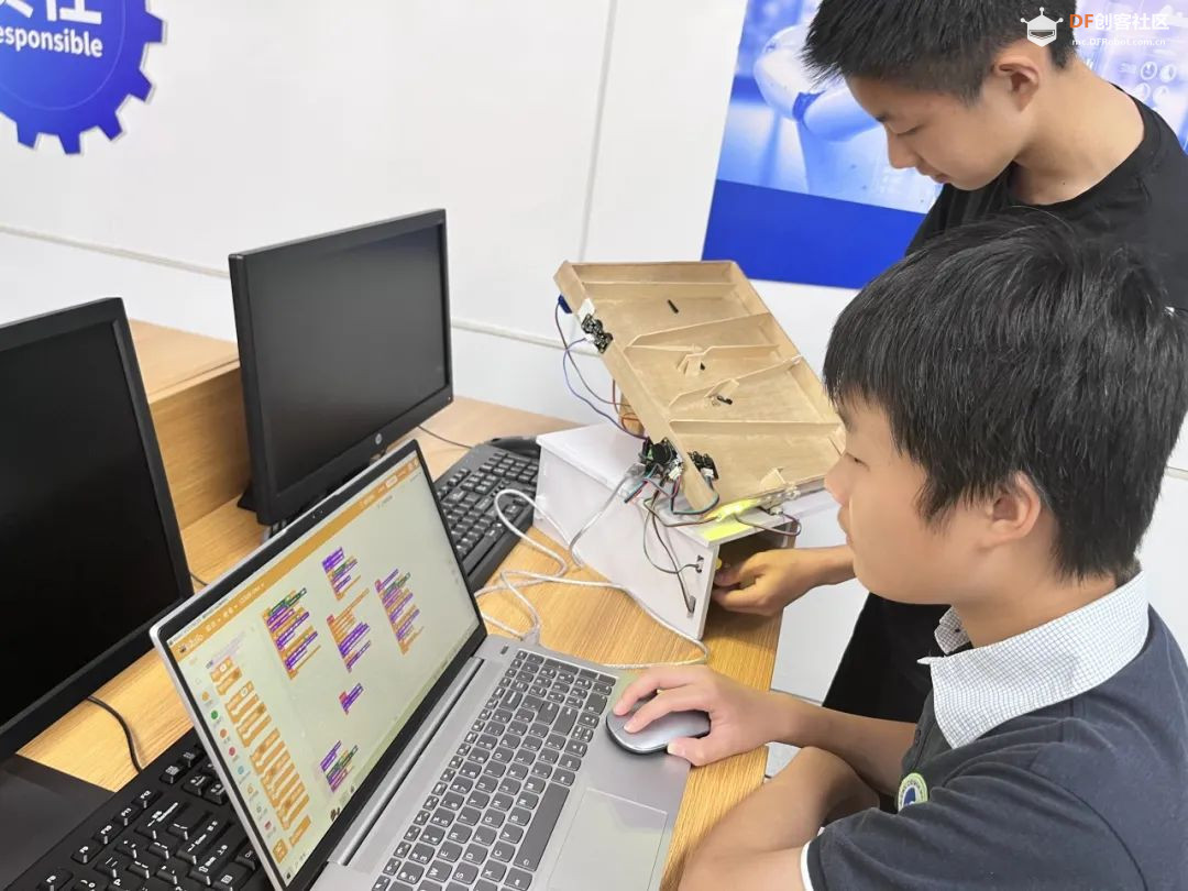 【比赛优秀作品】坠落的小球图8