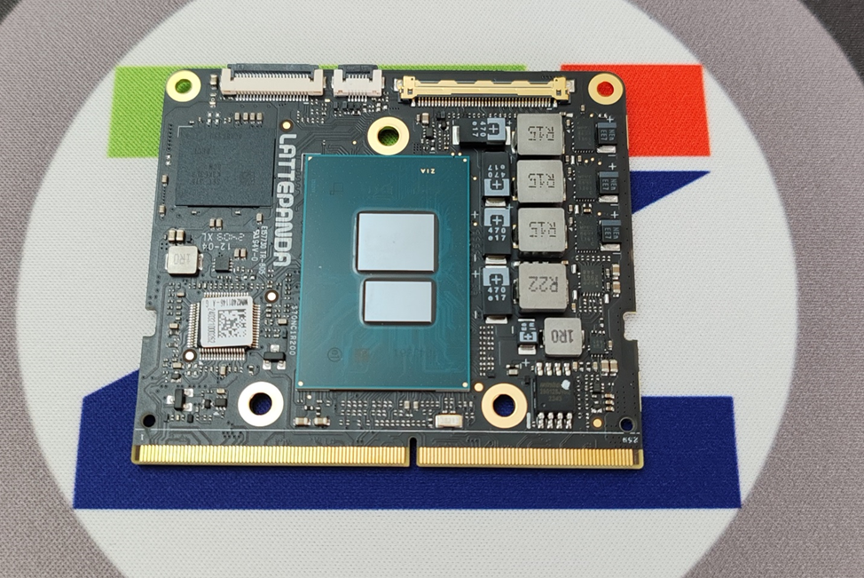LattePanda Mu x86计算模块套件开箱图3