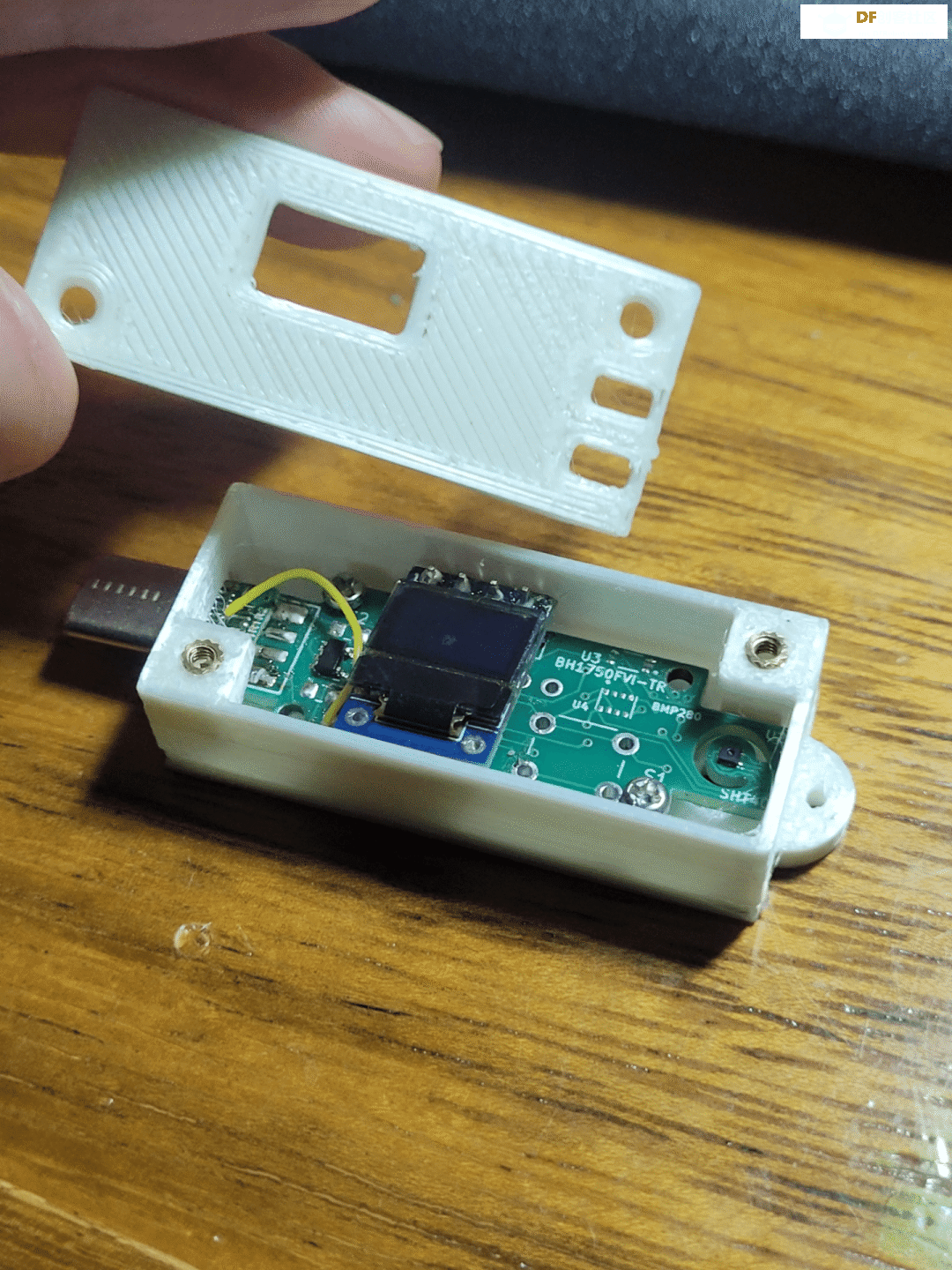 LCD1602显示屏玩赛车游戏、便携式USB温湿度钥匙扣、改...图8