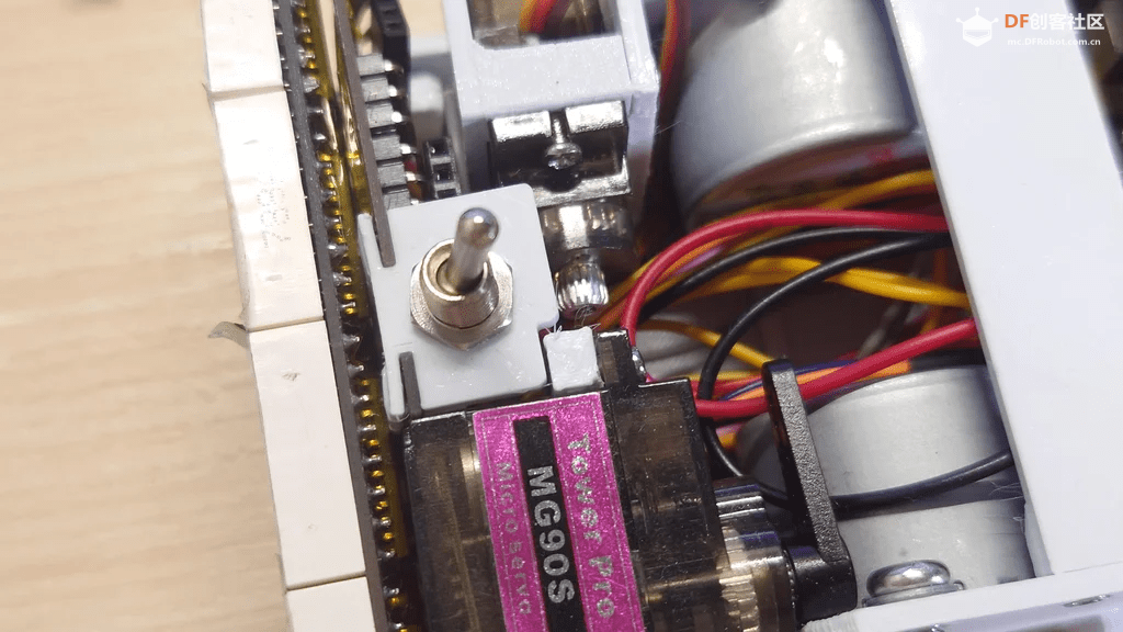 用ESP32做一个可爱的无用机器人图24