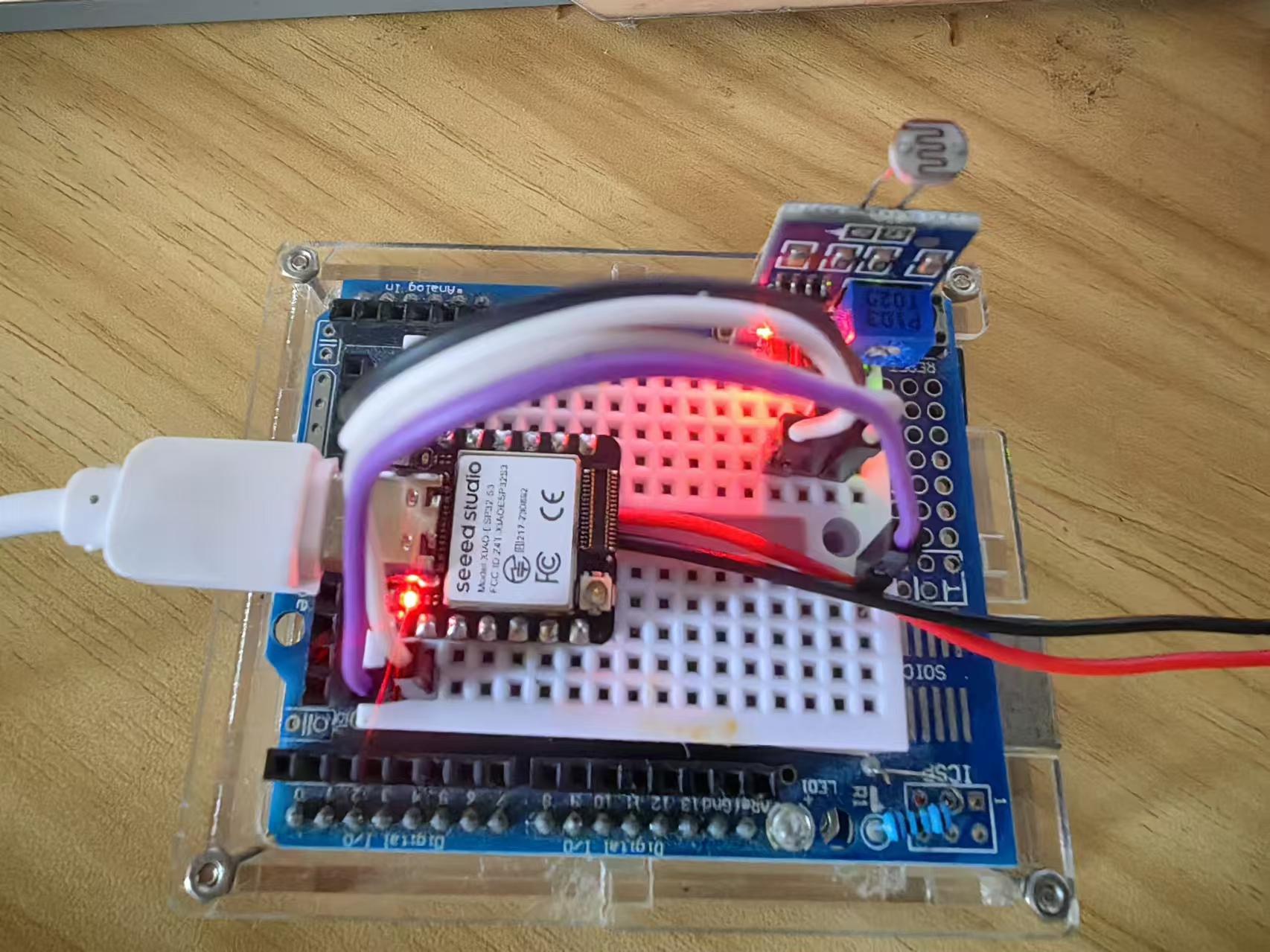 【花雕学编程】Arduino动手做（231）--ADC调试之读取光敏值图1