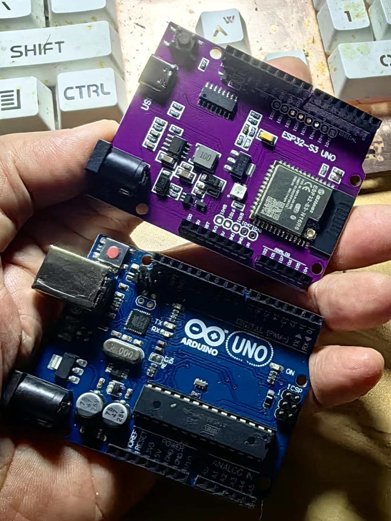 【花雕学编程】Arduino动手做（233）---UNO板子特点与比较图1