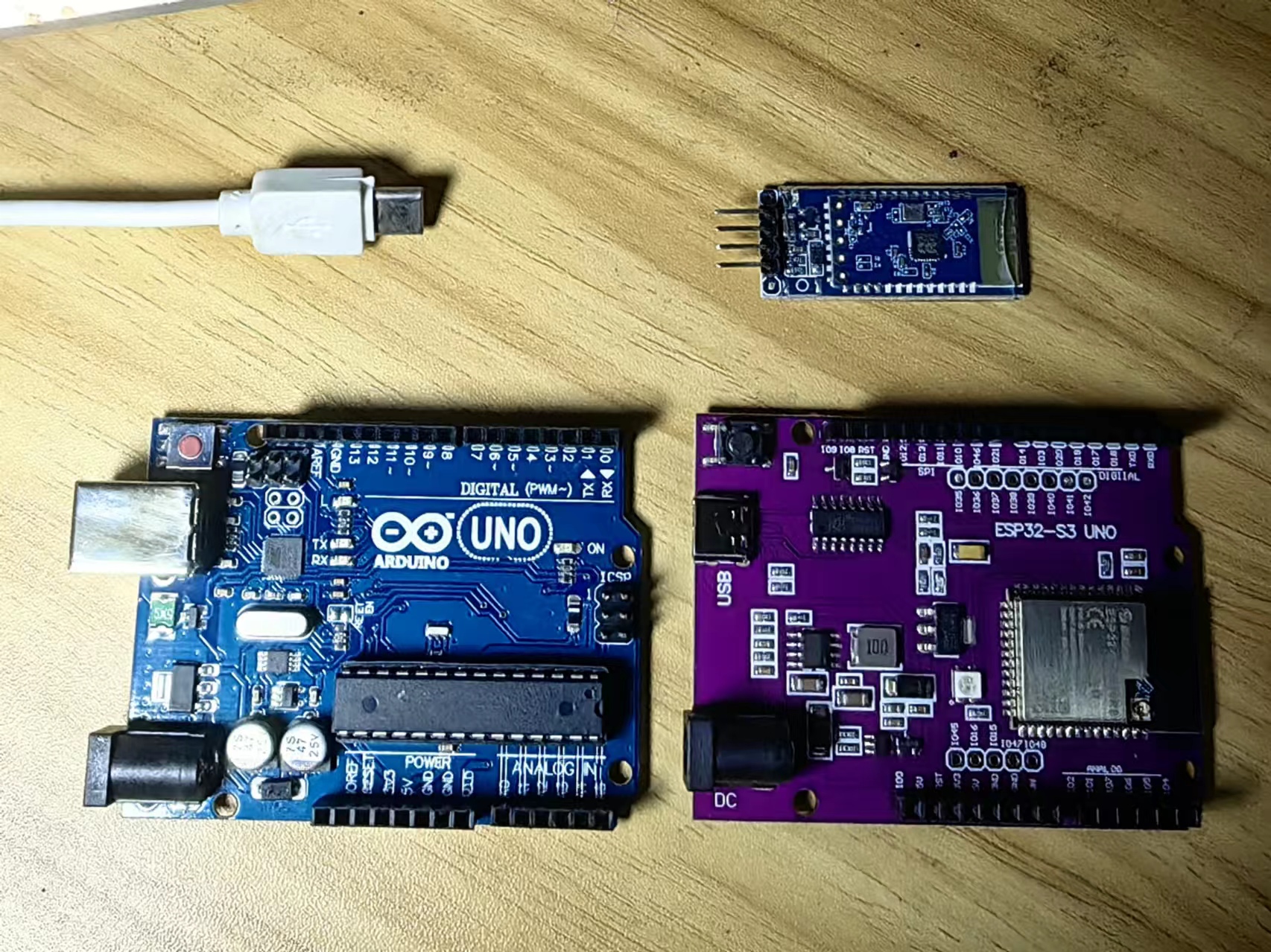 【花雕学编程】Arduino动手做（233）---UNO板子特点与比较图2