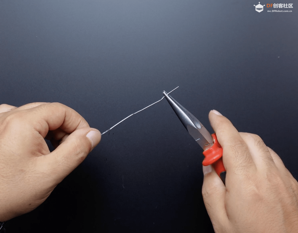 基于Arduino做的“鱿鱼游戏”BOSS面具,支持动作检测图11