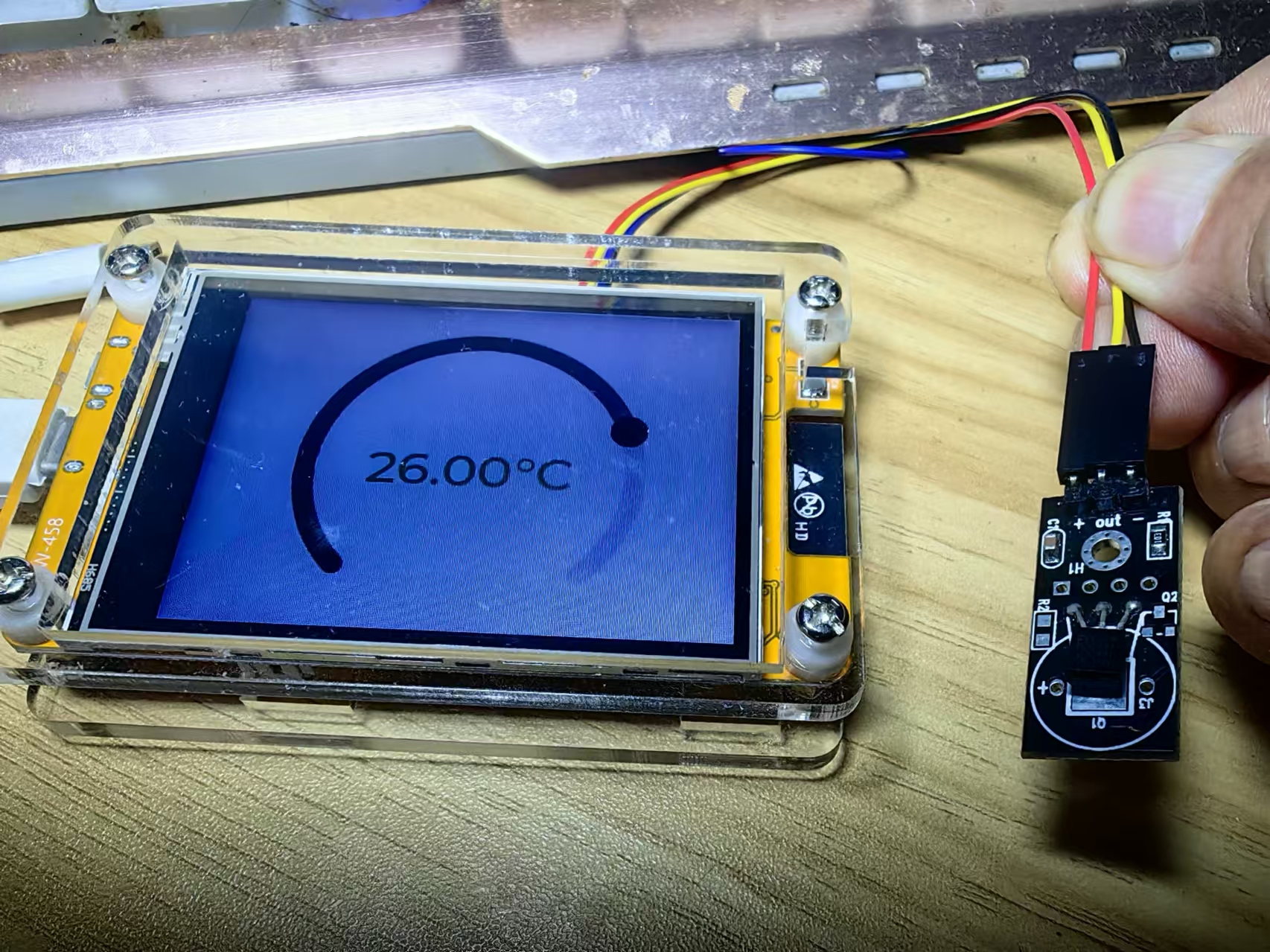 【花雕学编程】Arduino动手做（238）---ESP32 CYD屏显示温度图3