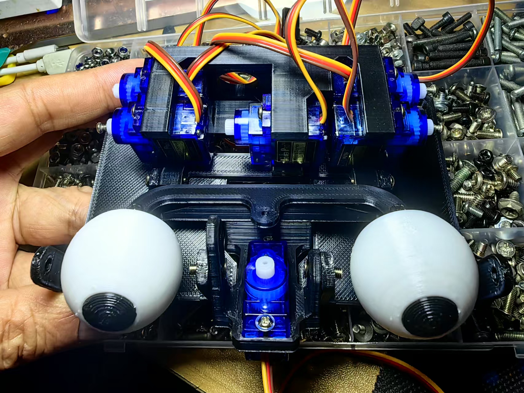 【花雕学编程】Arduino动手做（242）---尝试仿生眼机器人图3