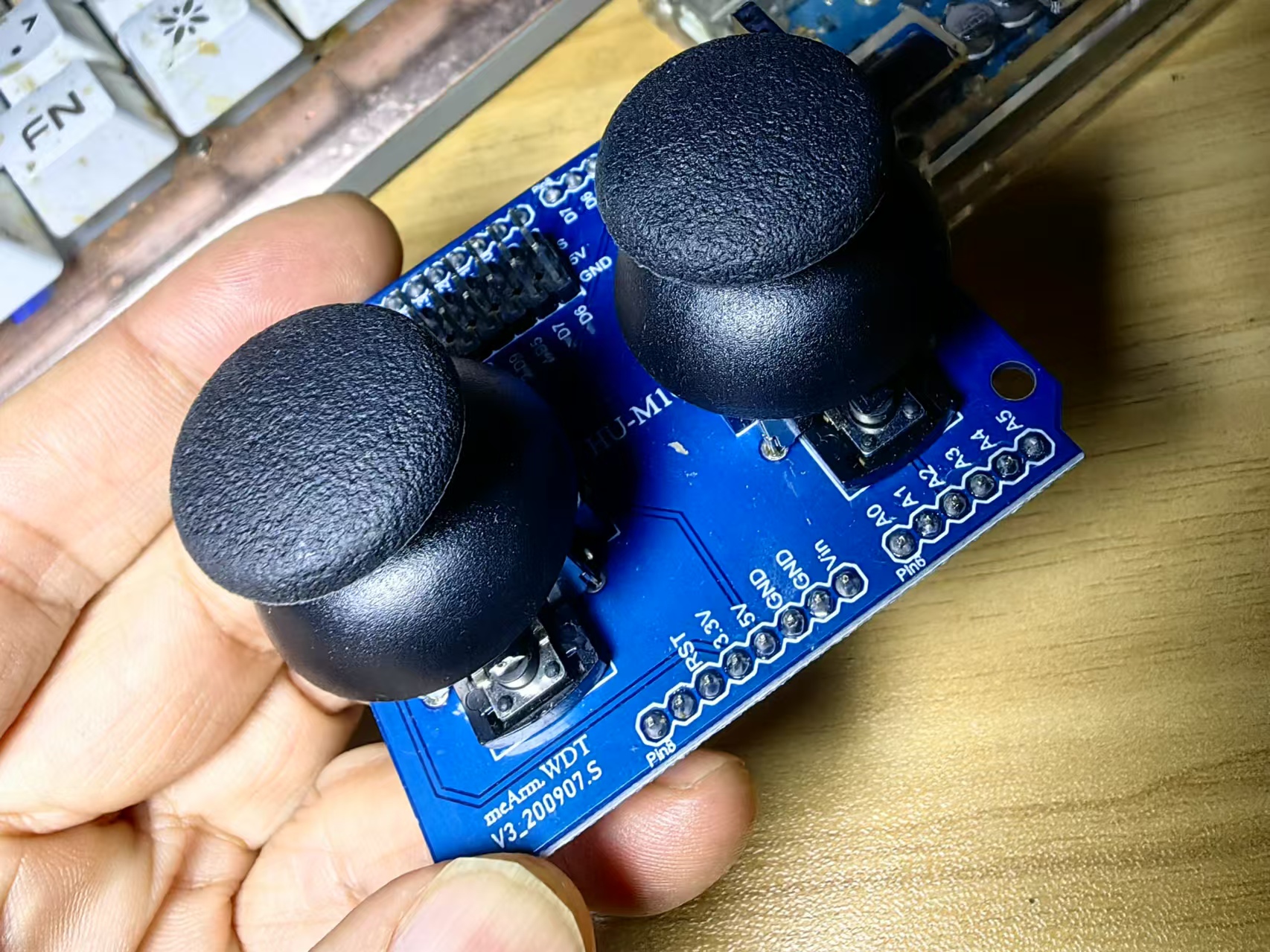 【花雕学编程】Arduino动手做（243）---双路 JoyStick 扩展板图1