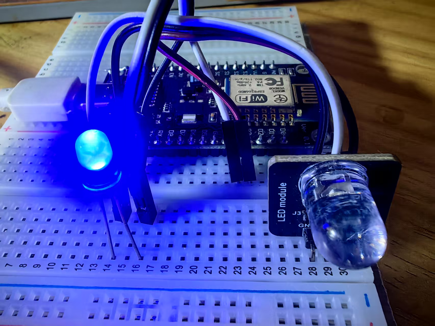 【花雕学编程】Arduino动手做（246）---ESP8266 Web LED 控制图1