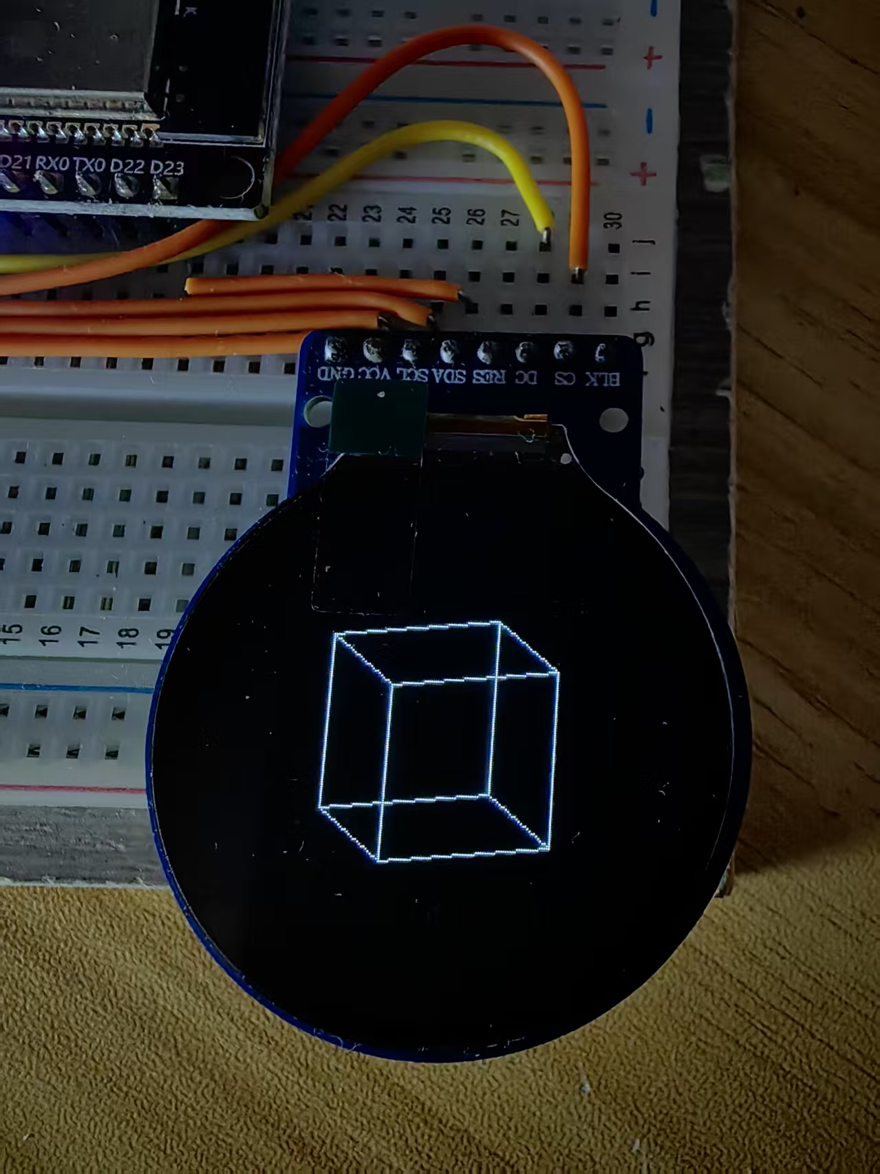 【花雕学编程】Arduino动手做（249）---GC9A01倾斜20度立方图1