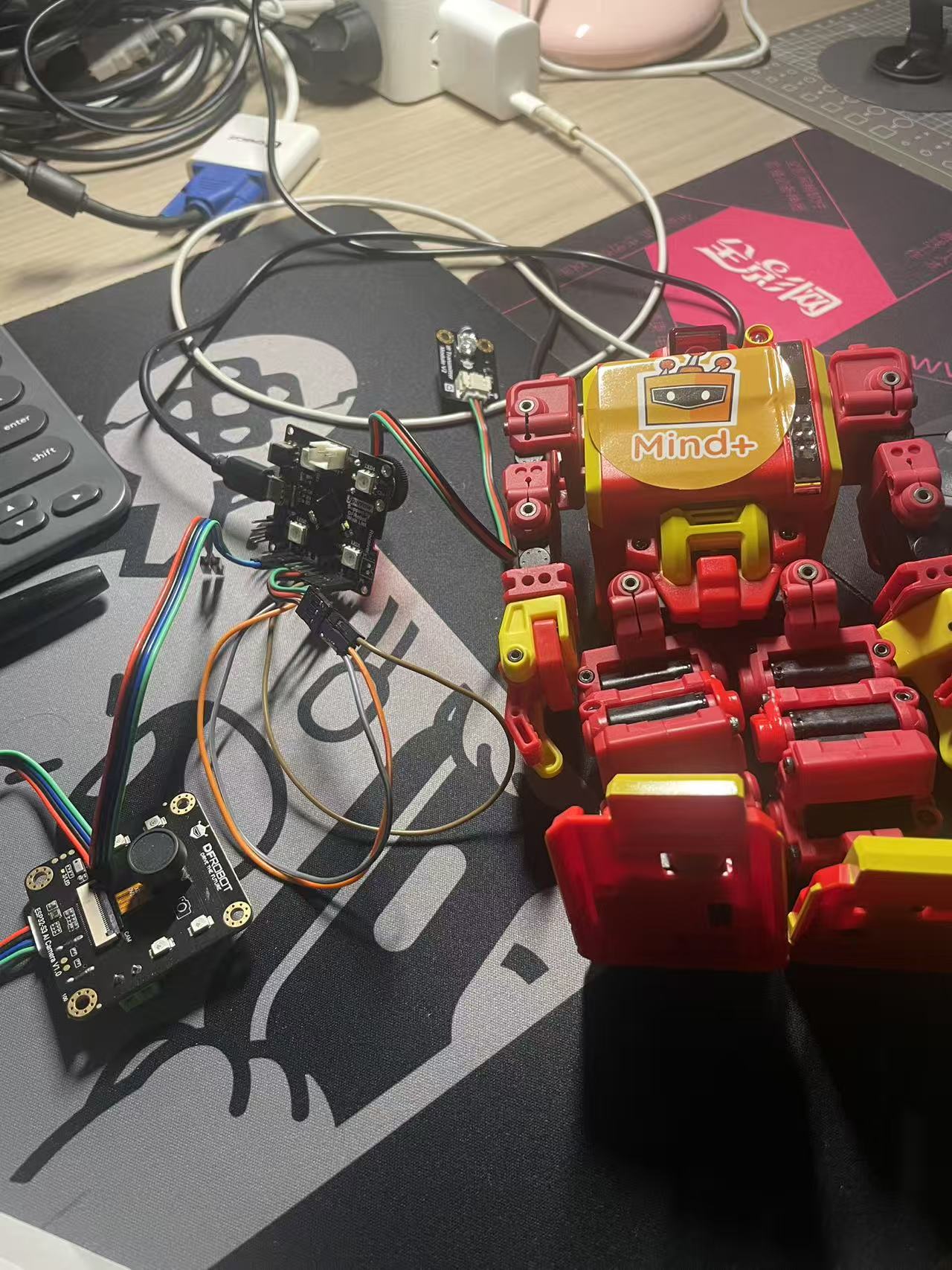 ESP32-S3 AI 智能摄像头模块作为机器人的大脑1图2