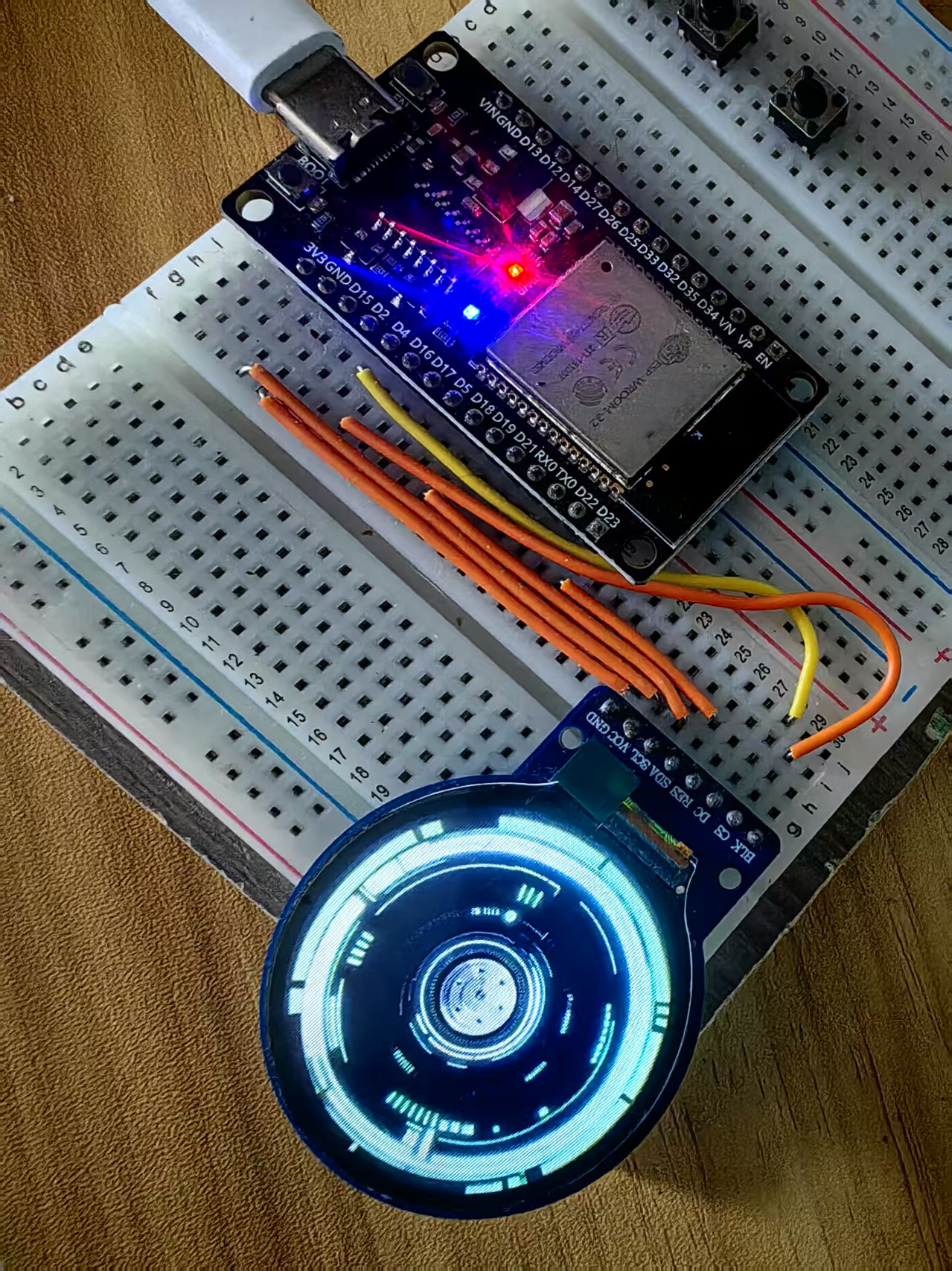 【花雕学编程】Arduino动手做（249）---GC9A01空战锁定动画图3
