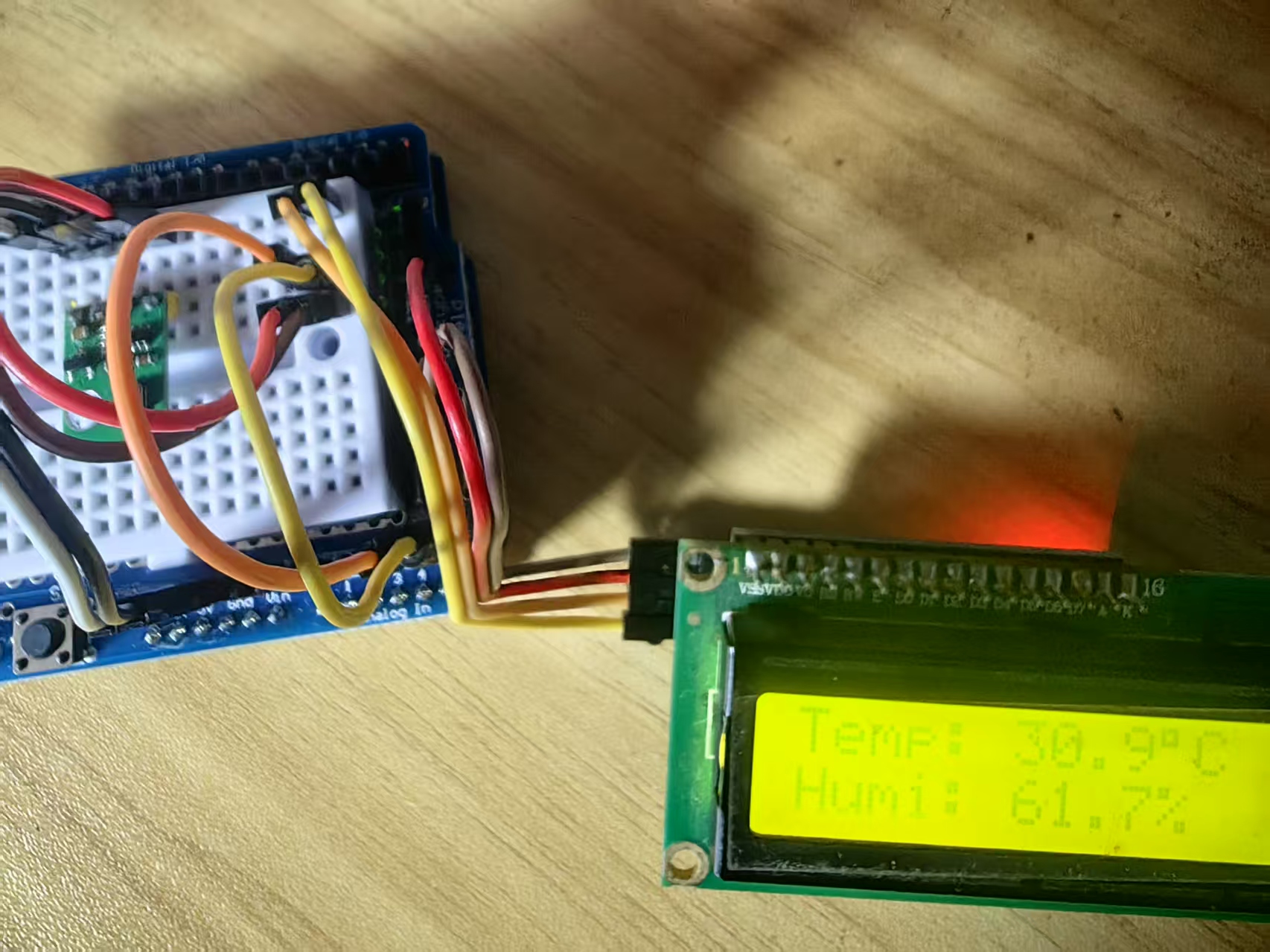 【花雕学编程】Arduino动手做（256）---AHT20 LCD显示温湿度封面1