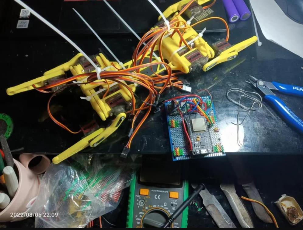 【Arduino 动手做】ESP32 波士顿动力 Spot 迷你机器狗封面