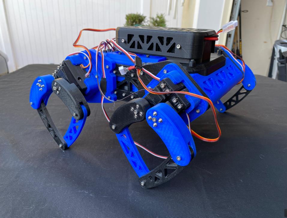 【Arduino 动手做】我创造的一种价格实惠的四足机器人...封面