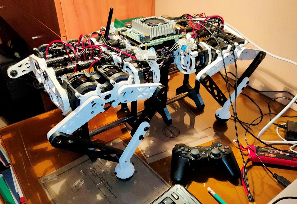 【Arduino 动手做】基于五连杆机构的12 自由度腿式机器人图6