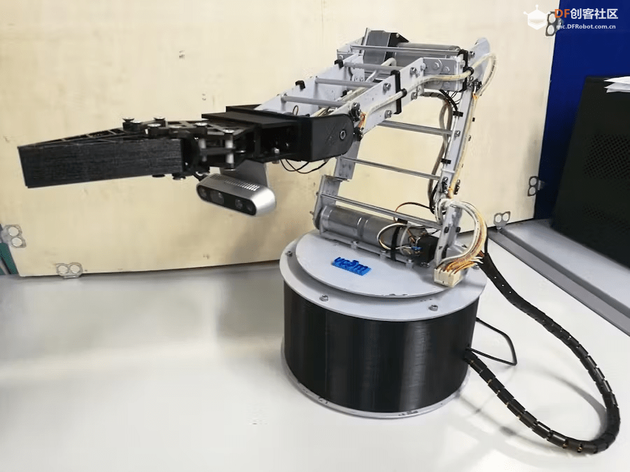 极简ESP32四轴飞行器、人人都能玩的开源3D打印机械臂...图3