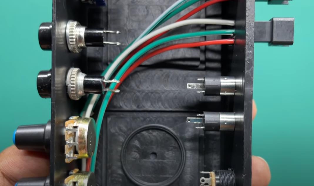 【Arduino 动手做】多色带图案：DIY RGB 立体声 VU 表图2