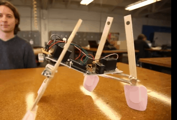【Arduino 动手做】简单的 Walker 机器人图1