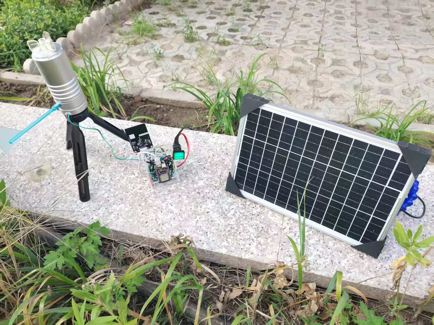 校园气象站：用LoRa+太阳能打造4公里级数据链路图2