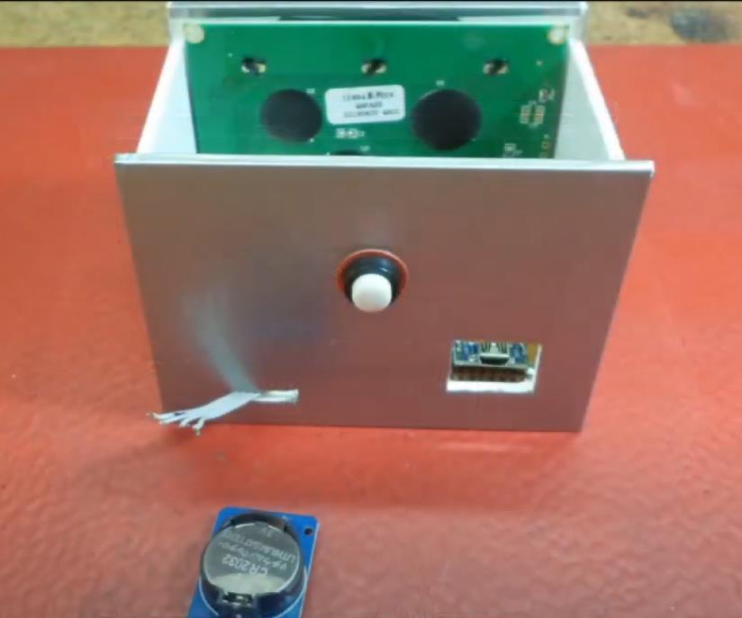 【Arduino 动手做】128x64 LCD 上的模拟、数字时钟和温度计图3