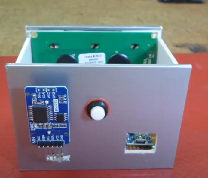 【Arduino 动手做】128x64 LCD 上的模拟、数字时钟和温度计图6