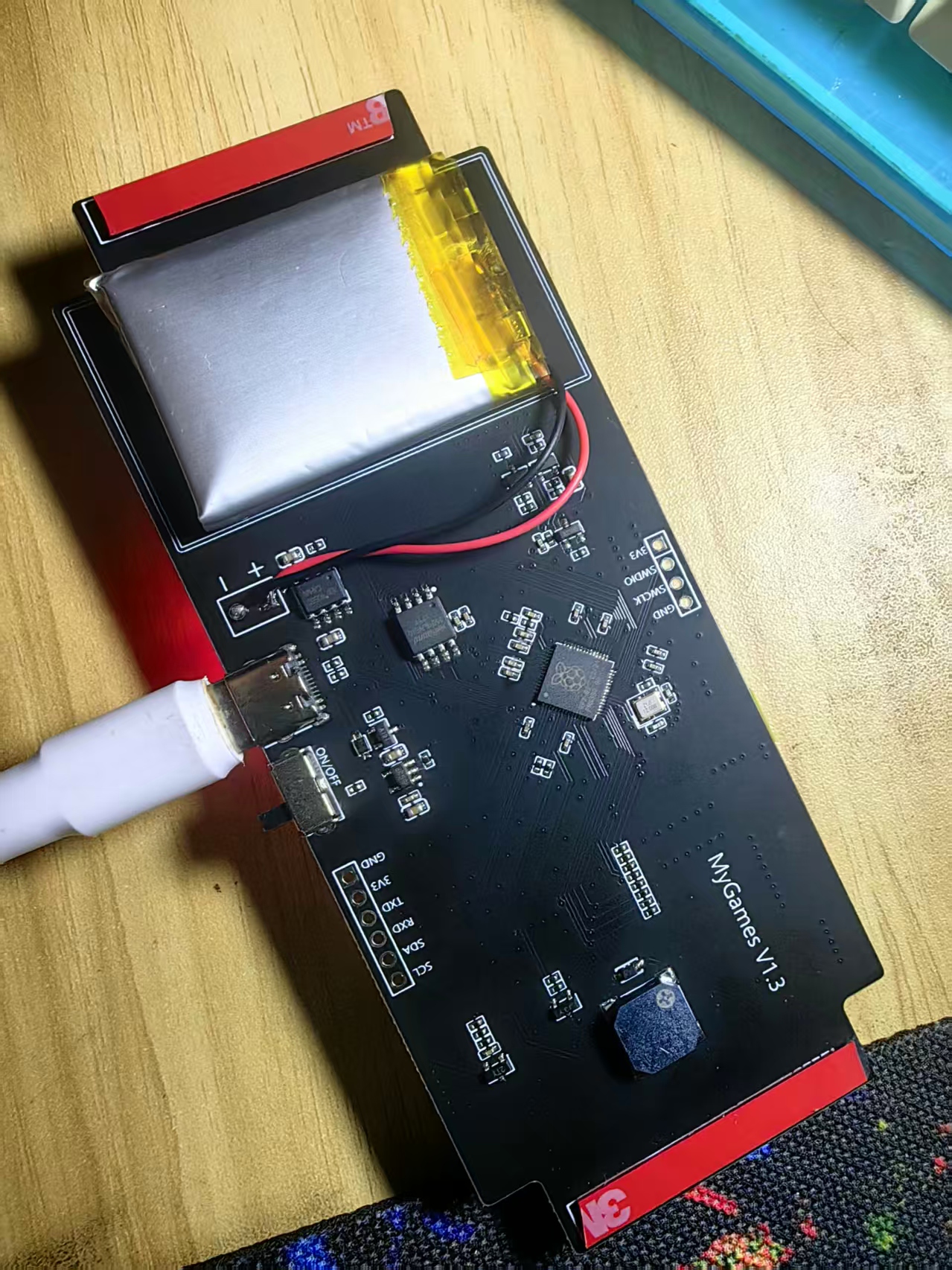 【花雕学编程】Arduino动手做（258）--树莓Pico游戏开发板图2
