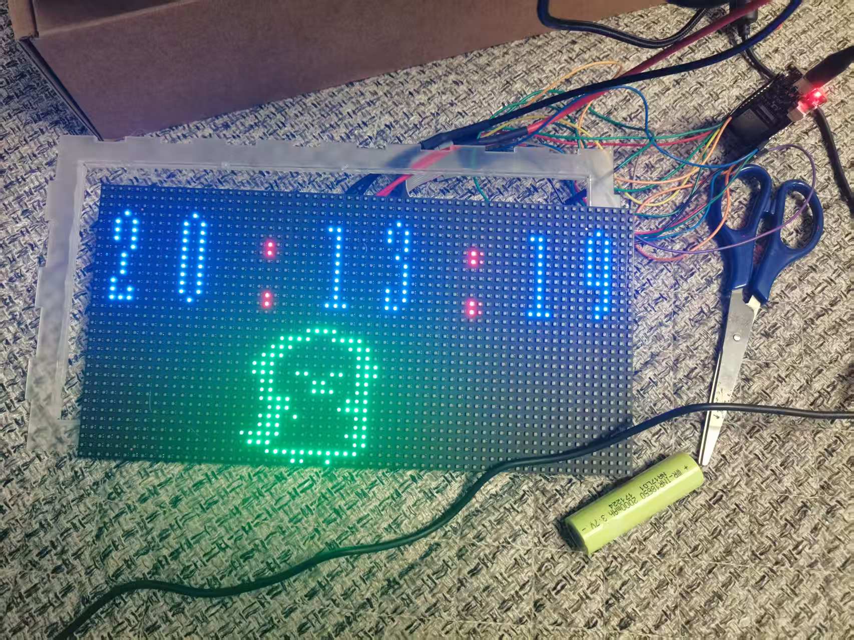 FireBeetle 2 ESP32-S3驱动64×32  LED点阵屏：时钟与汉字显示图1